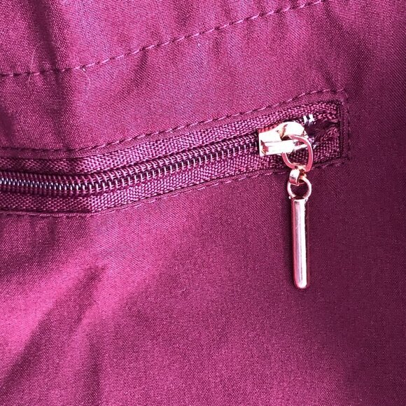 New York Laundry Medics Scrub Top - NWT's - Picture 7 of 10